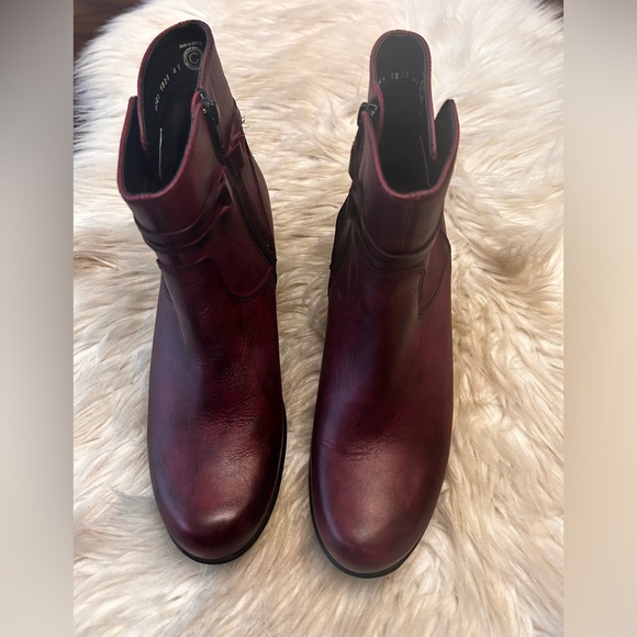 WOLKY ‘Idalia’ Oxblood Leather Booties - Picture 4 of 15
